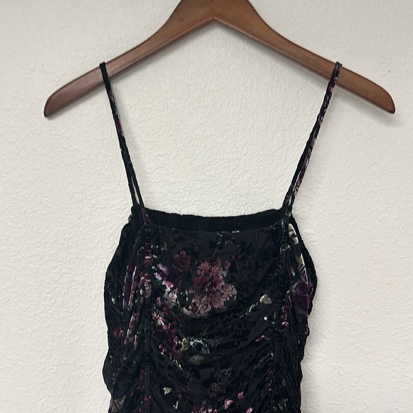 Urban Outfitters Velvet Floral Bodycon Dress size large - Picture 8 of 12
